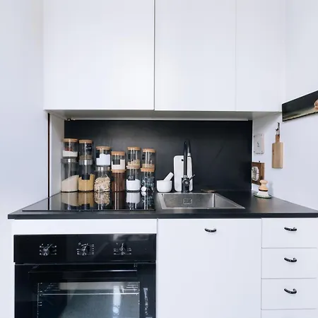 דירה Bright & Modern With Great Sun Exposure *
