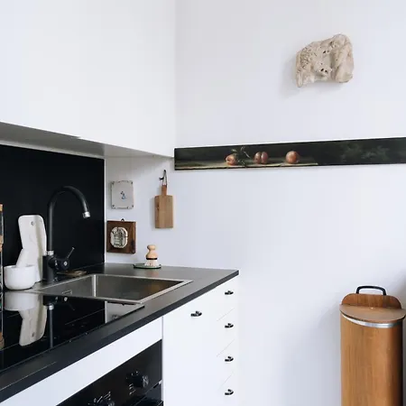 Bright & Modern With Great Sun Exposure