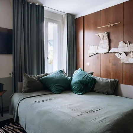 Bright & Modern With Great Sun Exposure *
