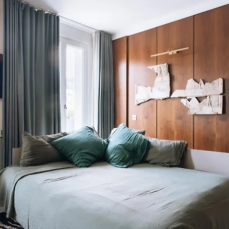 Bright & Modern With Great Sun Exposure